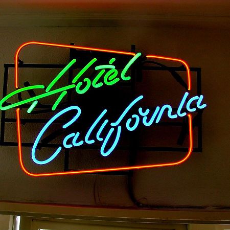 B&B Hotel California Wichmond Exterior photo